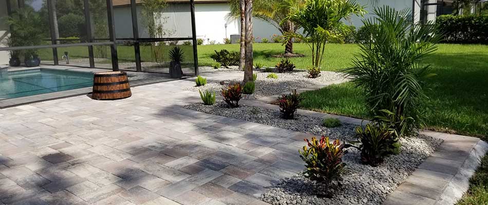 Custom paver patio and landscape design in Sarasota, FL.